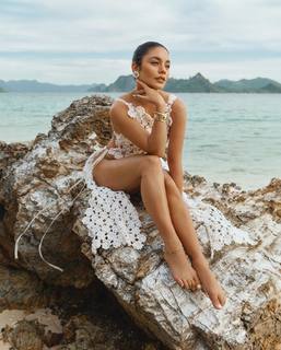 Vanessa Hudgens feet photo thumbnail