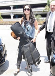 Vanessa Hudgens feet photo thumbnail