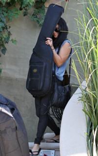 Vanessa Hudgens feet photo thumbnail