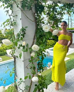 Vanessa Hudgens feet photo thumbnail