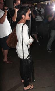 Vanessa Hudgens feet photo thumbnail