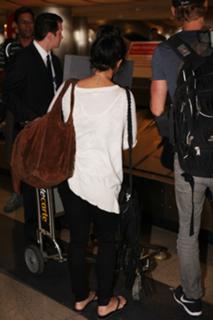 Vanessa Hudgens feet photo thumbnail