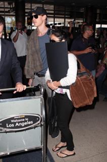 Vanessa Hudgens feet photo thumbnail