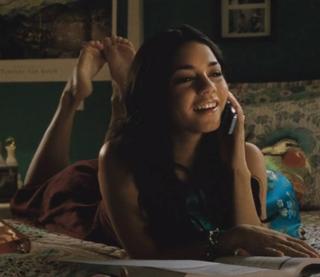 Vanessa Hudgens feet photo thumbnail