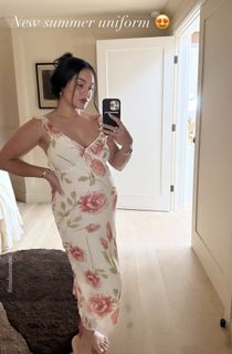 Vanessa Hudgens feet photo thumbnail