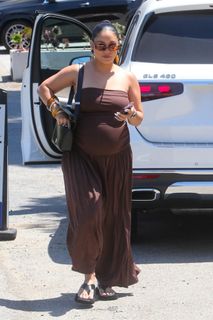 Vanessa Hudgens feet photo thumbnail