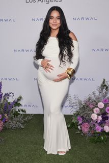 Vanessa Hudgens feet photo thumbnail