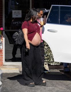 Vanessa Hudgens feet photo thumbnail