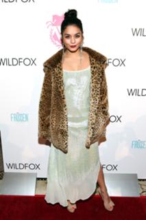 Vanessa Hudgens feet photo thumbnail