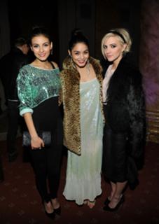 Vanessa Hudgens feet photo thumbnail