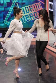 Vanessa Hudgens feet photo thumbnail