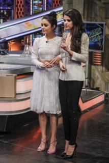Vanessa Hudgens feet photo thumbnail