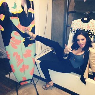 Vanessa Hudgens feet photo thumbnail