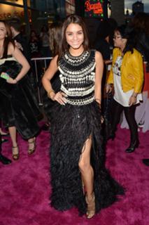 Vanessa Hudgens feet photo thumbnail