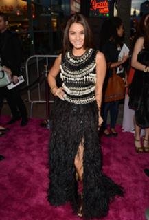 Vanessa Hudgens feet photo thumbnail