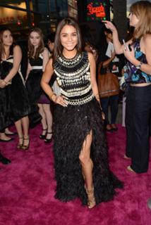 Vanessa Hudgens feet photo thumbnail