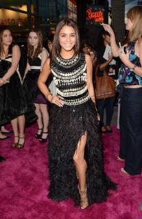 Vanessa Hudgens feet photo thumbnail