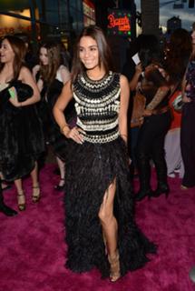 Vanessa Hudgens feet photo thumbnail