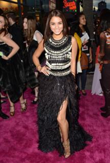 Vanessa Hudgens feet photo thumbnail