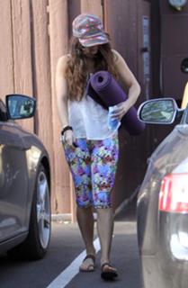 Vanessa Hudgens feet photo thumbnail