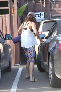 Vanessa Hudgens feet photo thumbnail