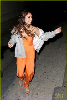 Vanessa Hudgens feet photo thumbnail