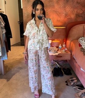 Vanessa Hudgens feet photo 1