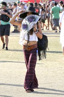 Vanessa Hudgens feet photo thumbnail