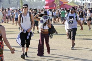 Vanessa Hudgens feet photo thumbnail