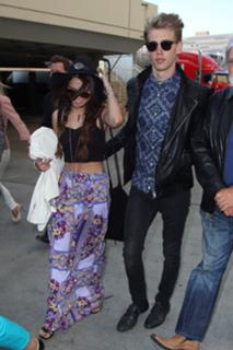 Vanessa Hudgens feet photo thumbnail