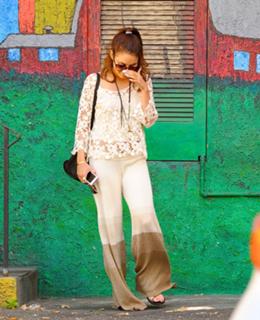 Vanessa Hudgens feet photo thumbnail