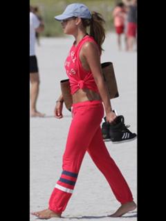 Vanessa Huppenkothen feet photo thumbnail