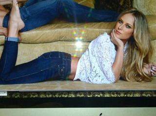 Vanessa Huppenkothen feet photo thumbnail