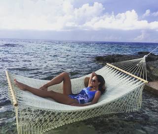 Vanessa Huppenkothen feet photo thumbnail