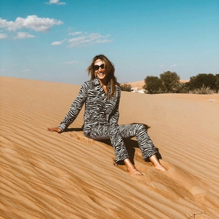 Vanessa Huppenkothen feet photo thumbnail