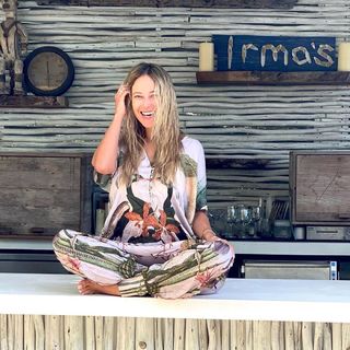Vanessa Huppenkothen feet photo thumbnail