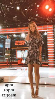 Vanessa Huppenkothen feet photo thumbnail