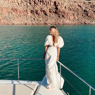 Vanessa Huppenkothen feet photo thumbnail