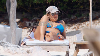 Vanessa Huppenkothen feet photo thumbnail