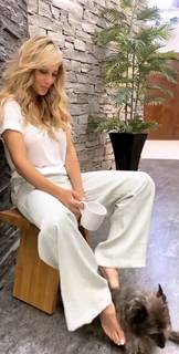 Vanessa Huppenkothen feet photo thumbnail