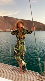 Vanessa Huppenkothen feet photo thumbnail