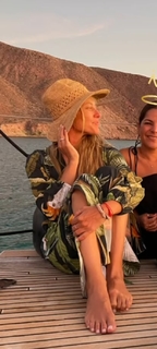 Vanessa Huppenkothen feet photo thumbnail