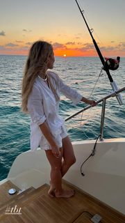 Vanessa Huppenkothen feet photo thumbnail