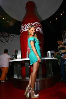 Vanessa Huppenkothen feet photo thumbnail