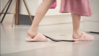 Vanessa Incontrada feet photo thumbnail