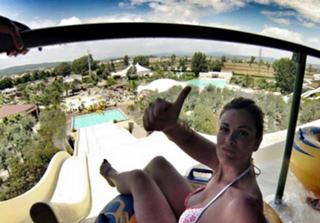 Vanessa Incontrada feet photo thumbnail