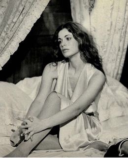 Vanessa Incontrada feet photo thumbnail