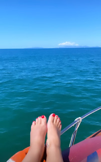 Vanessa Incontrada feet photo thumbnail