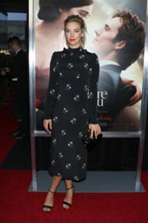 Vanessa Kirby feet photo thumbnail