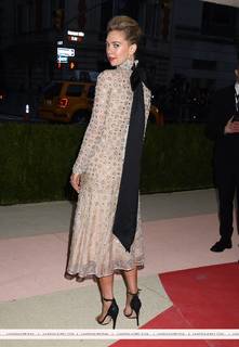 Vanessa Kirby feet photo thumbnail